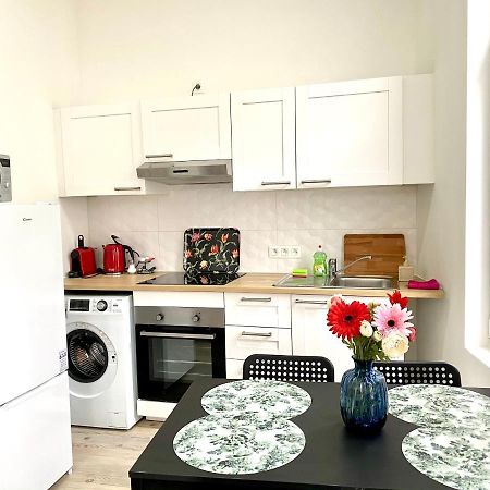 Bonjour Apartments Сentre 3 แอนต์เวิร์ป ภายนอก รูปภาพ