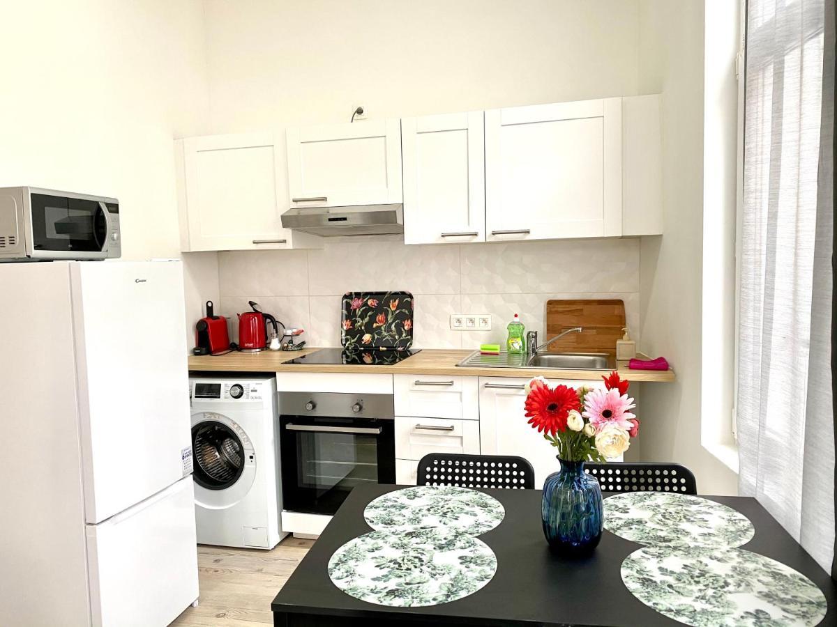 Bonjour Apartments Сentre 3 แอนต์เวิร์ป ภายนอก รูปภาพ